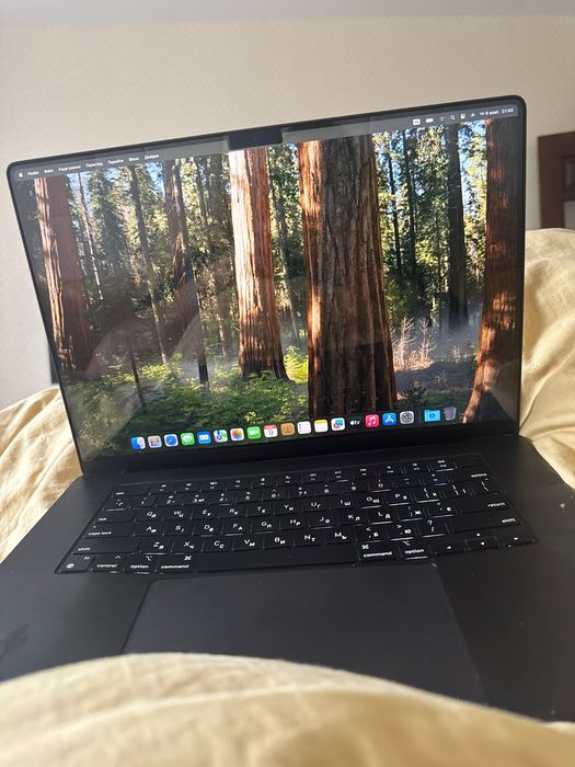 Apple MacBook 16 Pro 2023 (36 GB ОЗУ, M3 pro, 1tb) Комплектація пушка