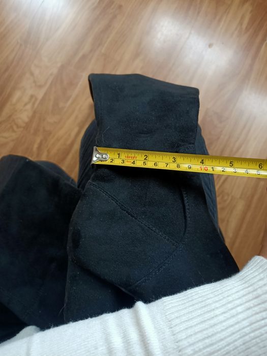 Czarne kozaki za kolano