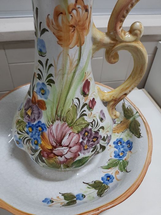 Jarro e pia floral, uma verdadeira antiguidade