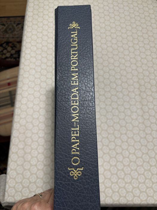 Papel Moeda em Portugal(Edição limitada a 5000 exemplares)