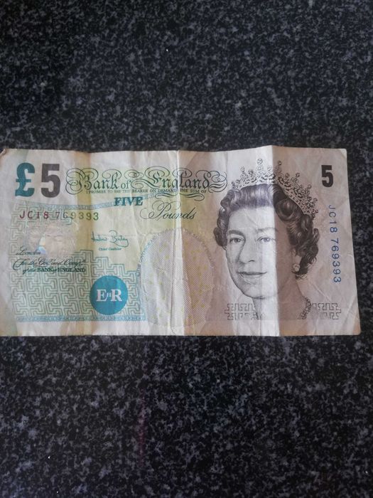 Nota five pounds