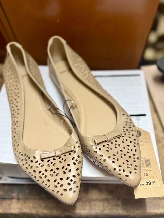 Sapatos com etiqueta