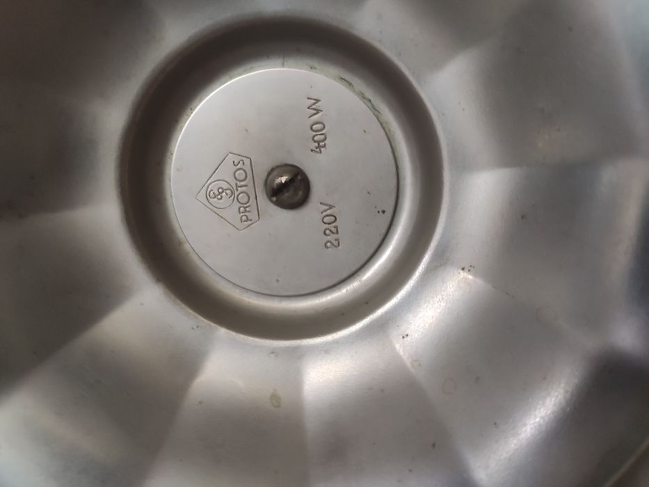 Samowar elektryczny Protos.