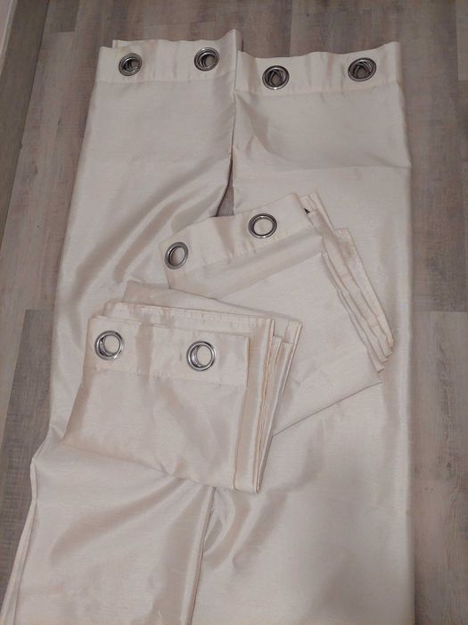 Cortinas opacas beges