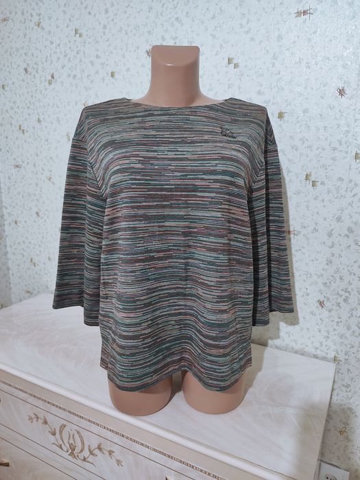 Продам блузку кофту женскую р S/M новая  весна -осень