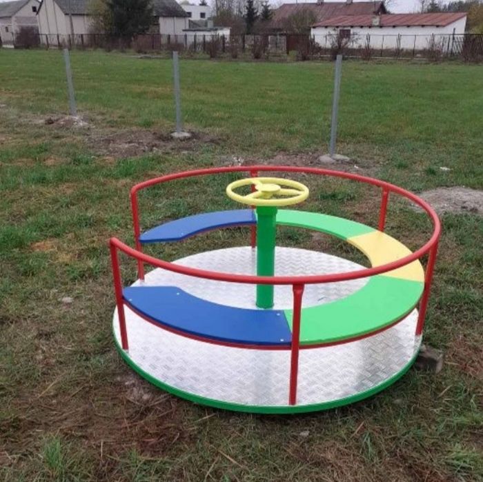 Plac zabaw karuzela