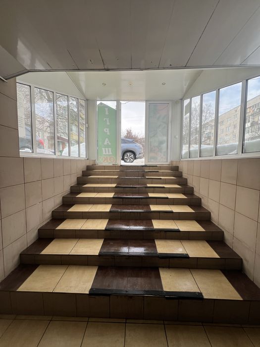 Оренда комерційного приміщення на Крошні(вул.Покровська)