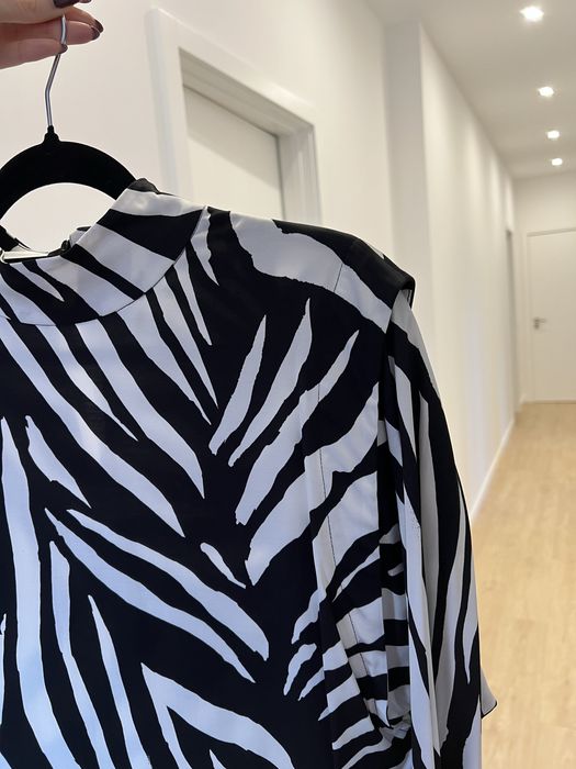 Blusa acetinada Hugo Boss