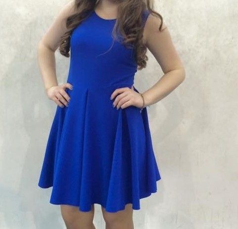 Elegancka rozkloszowana sukienka r. 38/40