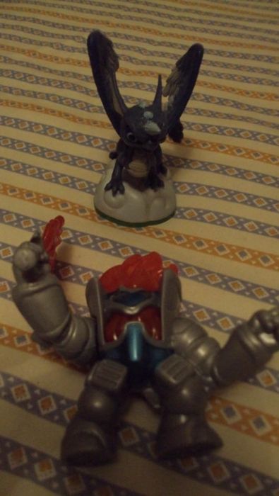 Jogo Skylanders Ps3, com 8 figuras