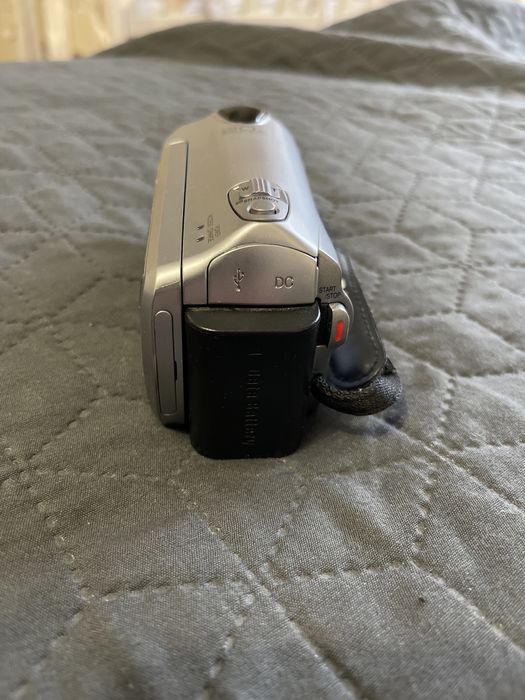 Відеокамера jvs hd everio GZ-HM300SE