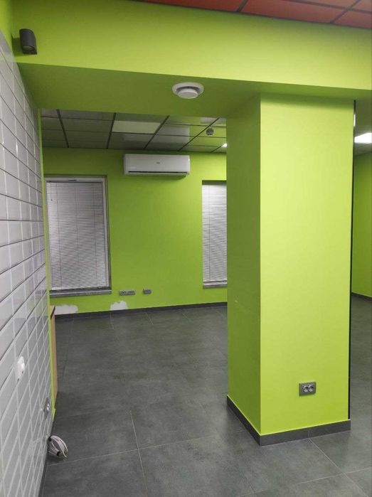 Оренда нежитлового приміщення (м. Радехів, пр-т.Відродження).