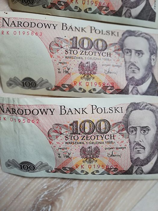 Banknoty 100,- zł z 1988 roku, kolejne numery.