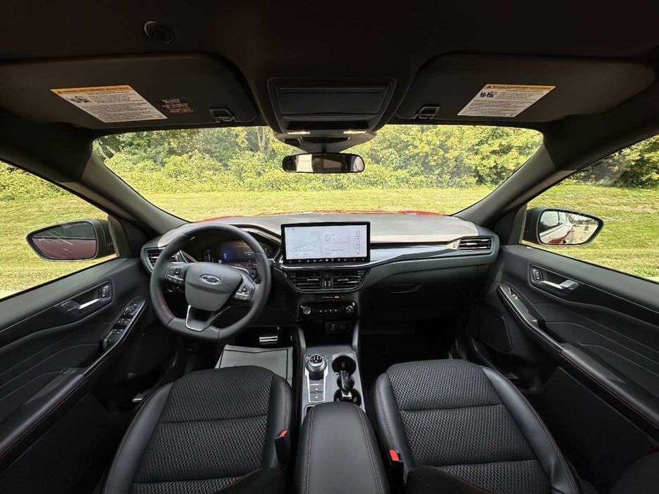 Ford Escape      2024