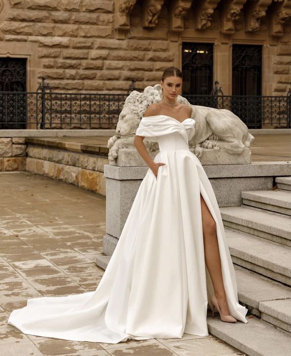Чарівна атласна сукня Jolie