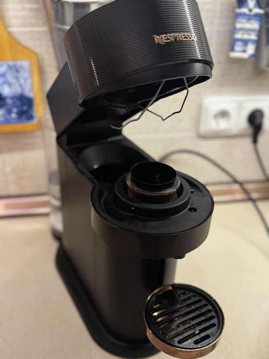 Капсульна кавоварка Nespresso Vertuo Next