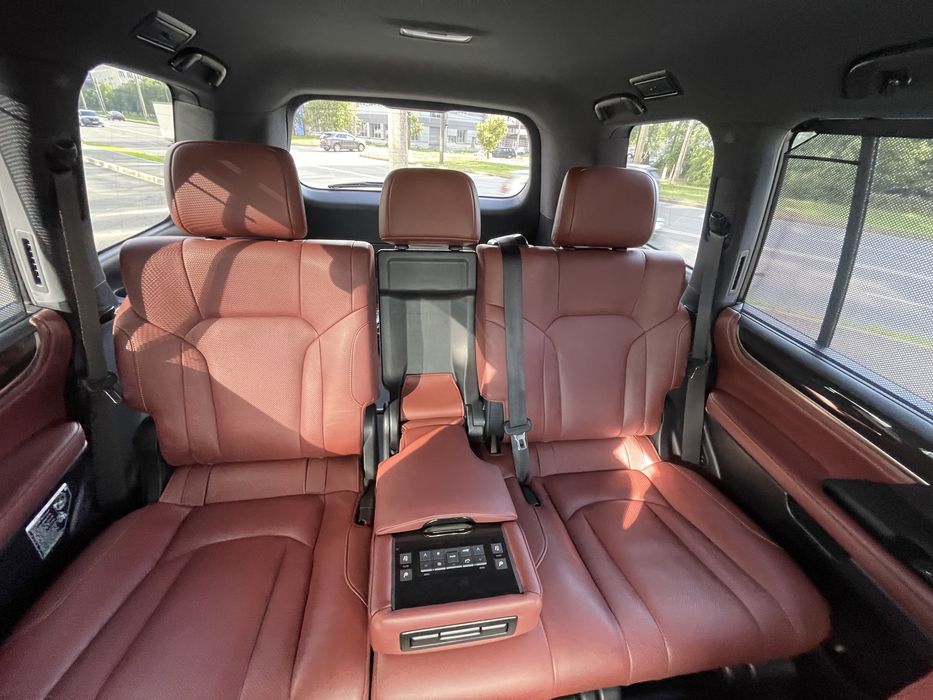 Продам официальный автомобиль Lexus LX 450