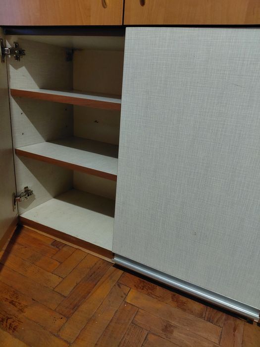 Кухонні тумбочки різні