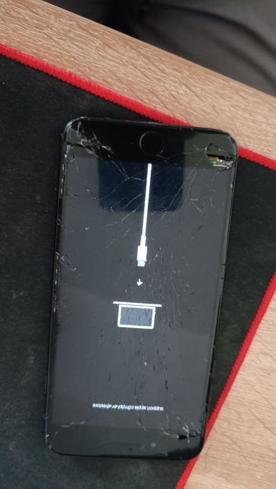 Iphone 7 plus на запчастини не заблокований