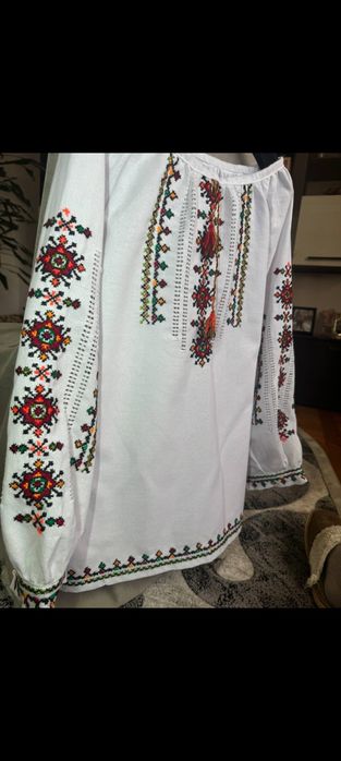 Продам вишиту сорочку.