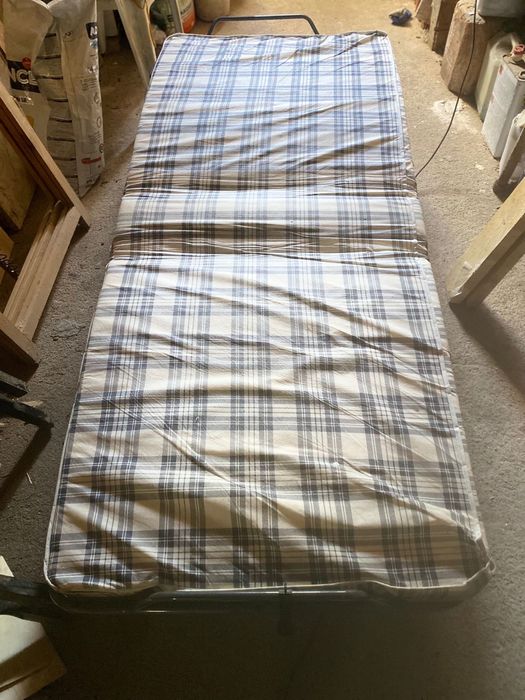 Cama articulada com colchão