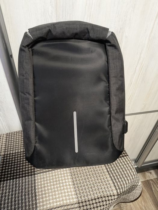 Рюкзак чорний з USB