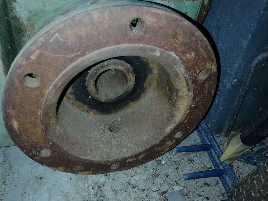 Motoreduktor niemiecki kątowy 0,66 kW z hamulcem