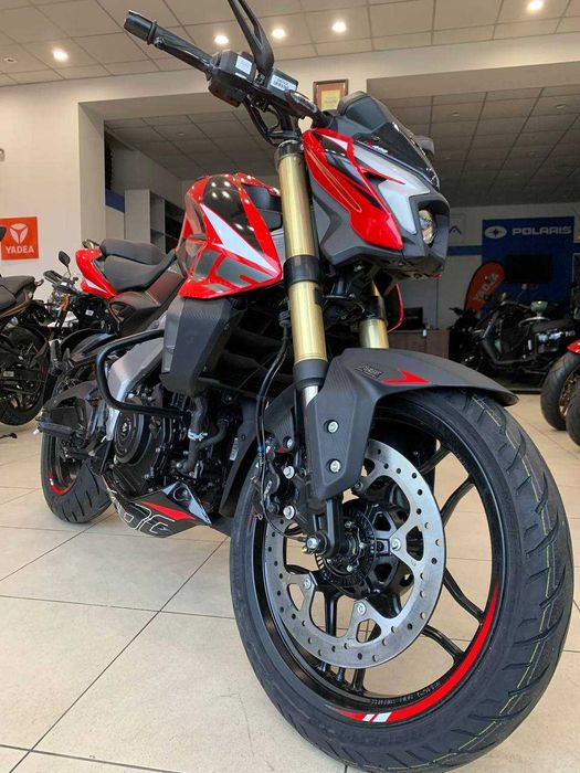 Мотоцикл Bajaj Pulsar NS 400