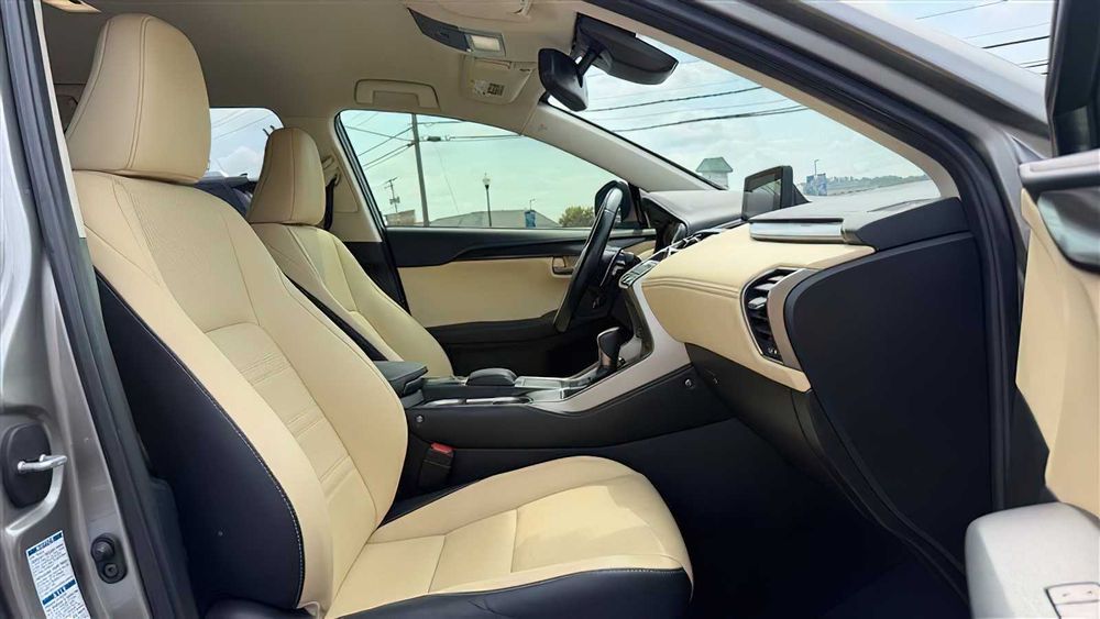 Lexus NX 300h      2020