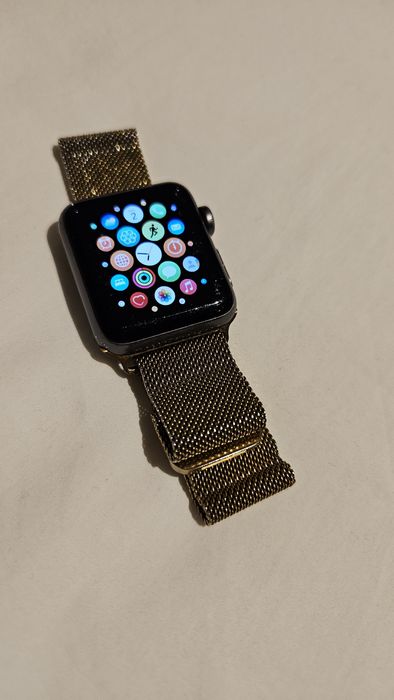 Apple Watch Series 3 (38mm) - Bateria Saudável (85%) + Bracelete Extra