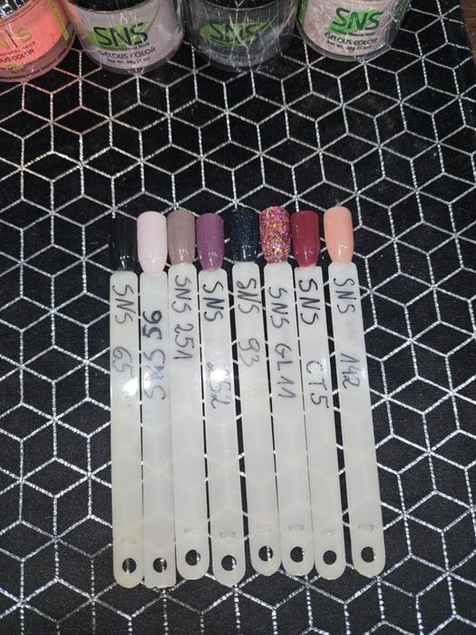 Pudry tytanowe różnych marek