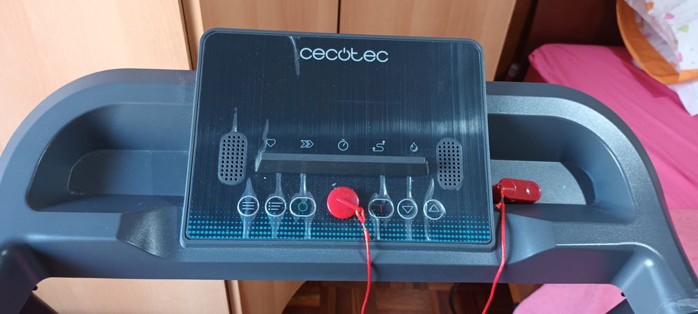 Electric treadmill in excellent condition503204401749708802