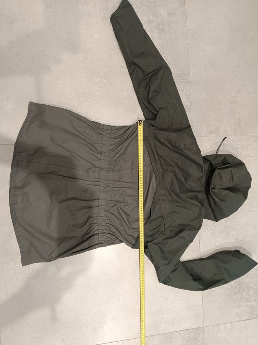 Kurtka przeciwdeszczowa l 40