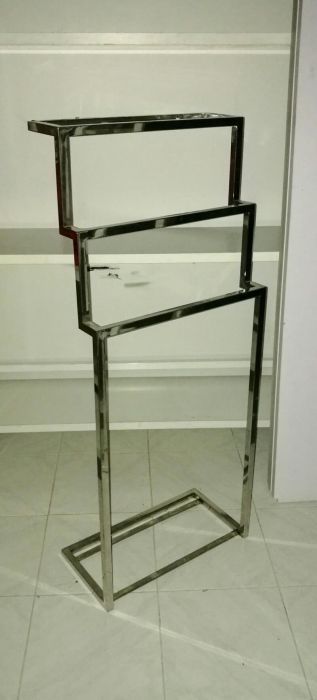 Expositores de lenços, xailes, cachecóis, malas, etc p/ lojas roupa