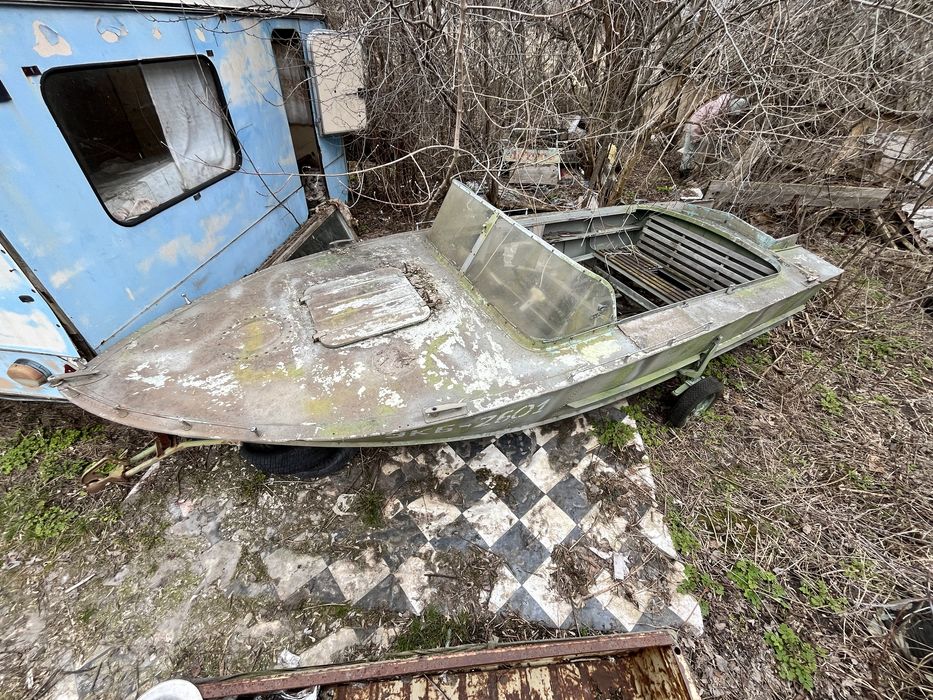 Прогрес 2 лодка човен катер моторний