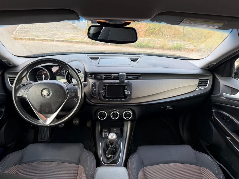 Alfa Romeo Giulietta 1.6 JTDm Distinctive | 105 CV | 6 velocidades | Dez. 2013 | 194.000 Km