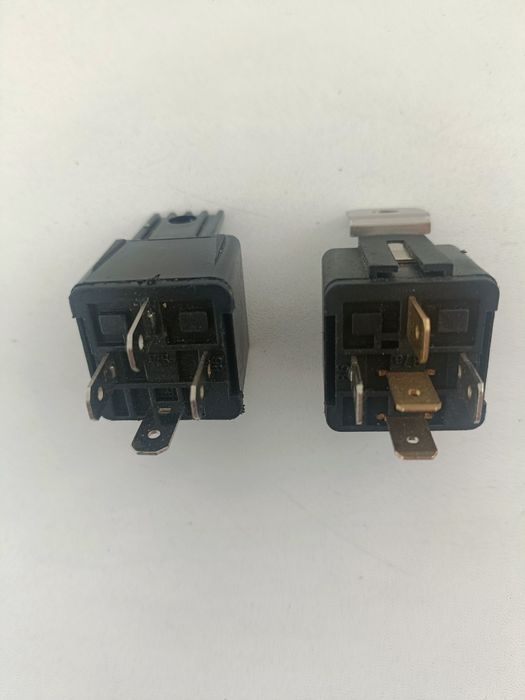 Реле автомобильное.