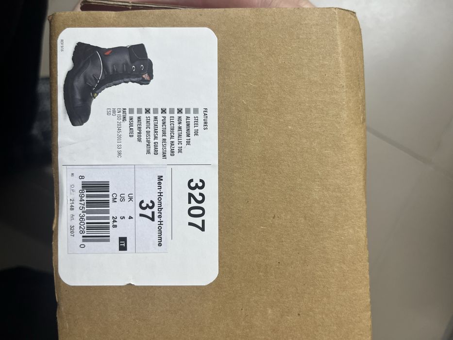 Red Wing 3207 Petoking Safey Boots Black 100%