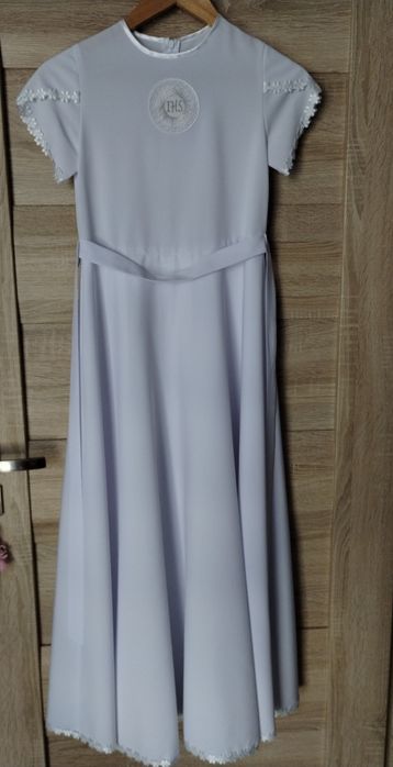 Sprzedam albę komunijna dla dziewczynki rozmiar 152