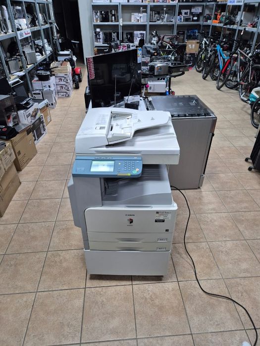 Копіювальний апарат Canon IR2025 під ремонт.