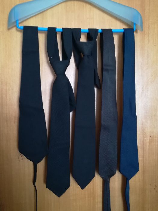 Gravatas, Suspensórios, Colcha