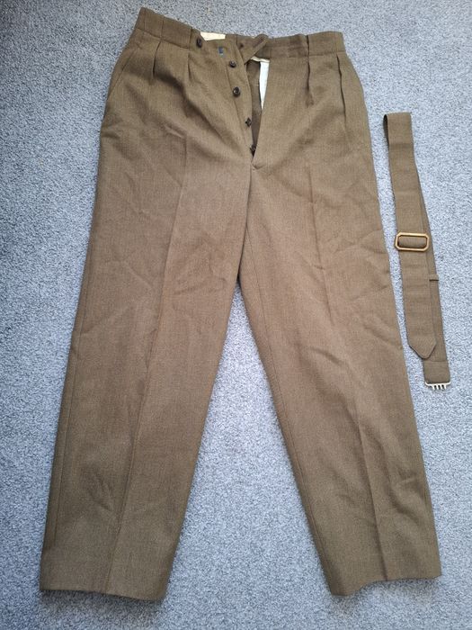 Spodnie wojskowe 1957 r  i inne Zobacz