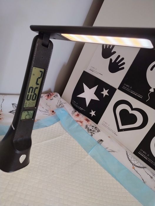 Lampka na biurko bezprzewodowa