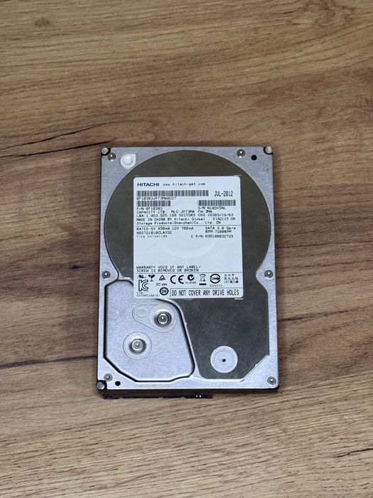 Жесткий диск Hitachi 1TB sata 3,5