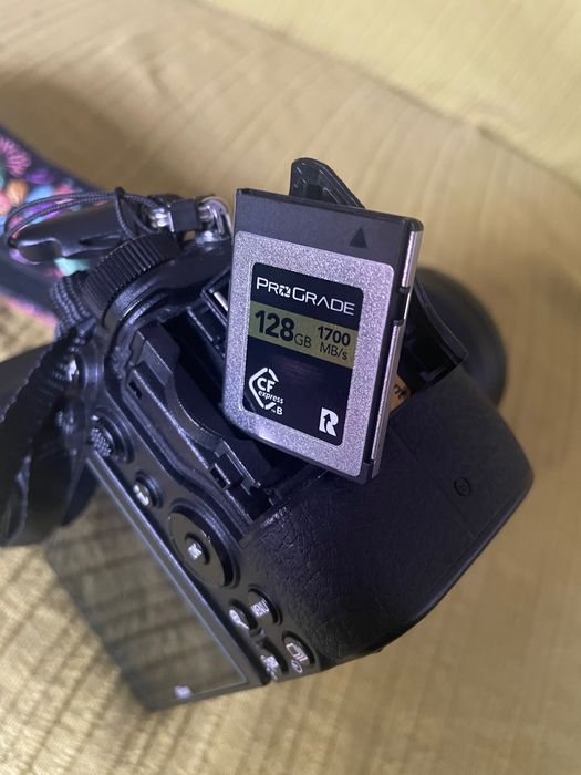 Nikon Z6 + FTZ + Lente 24-70mm/4S + EXTRAS (na descrição)