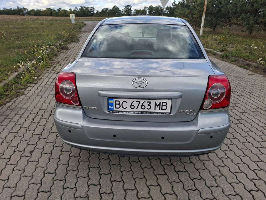 Toyota Avensis II