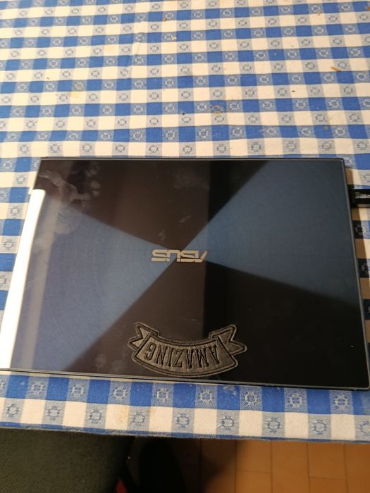 Portátil i7 ultrabook 8gb RAM DDR4 256gb  SSD  TOUCHESCRIN  14  POLGADAS LCD