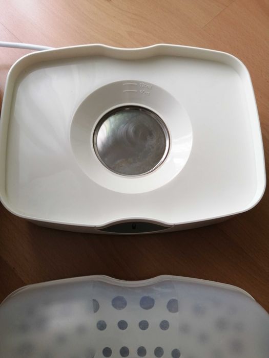 Esterilizador 2 em 1 CHICCO, com oferta de escorredor de biberões