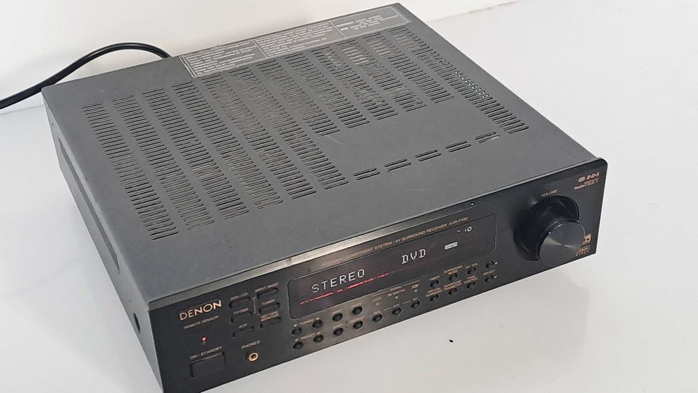 Amplituner Denon AVR-F100