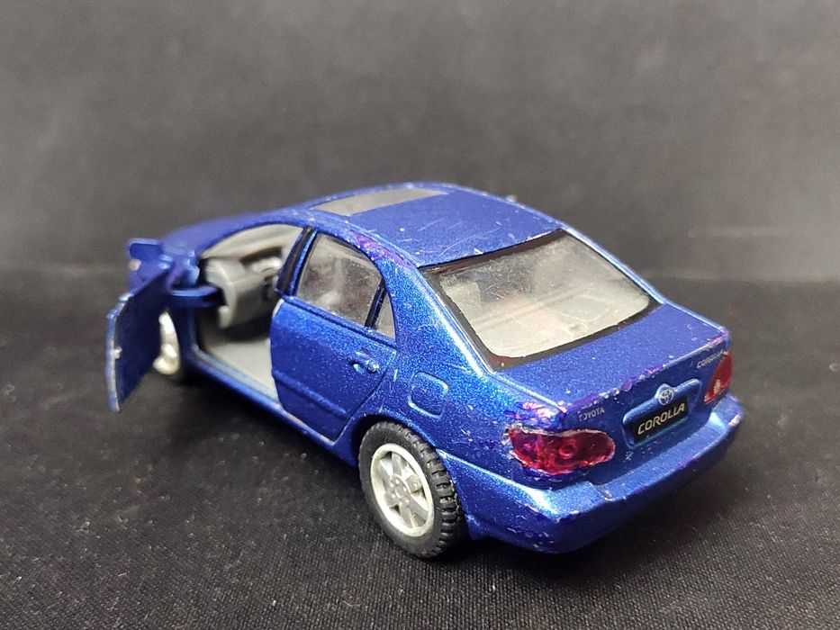Модель авто Toyota Corolla 1.36 Kinsmart KT5099